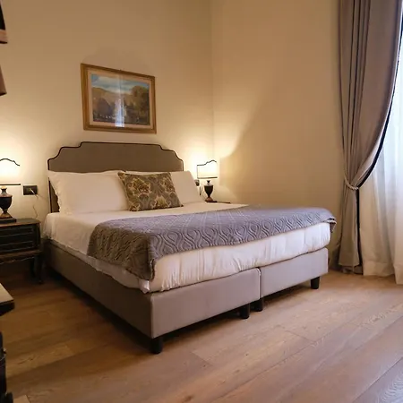 Palazzo Borghini - Gruppo Estella 4*