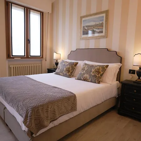 Palazzo Borghini - Gruppo Estella 4* Флоренция
