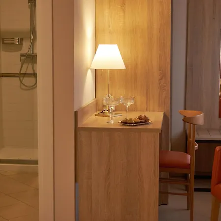Отель Palazzo Borghini - Gruppo Estella 4*