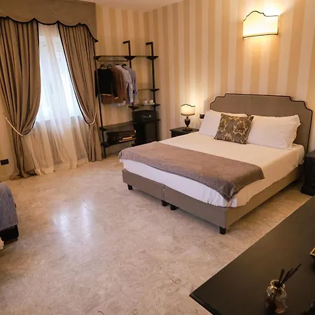 Palazzo Borghini - Gruppo Estella 4* Флоренция