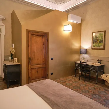 Palazzo Borghini - Gruppo Estella Отель
