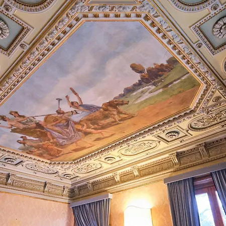 Palazzo Borghini - Gruppo Estella 4*